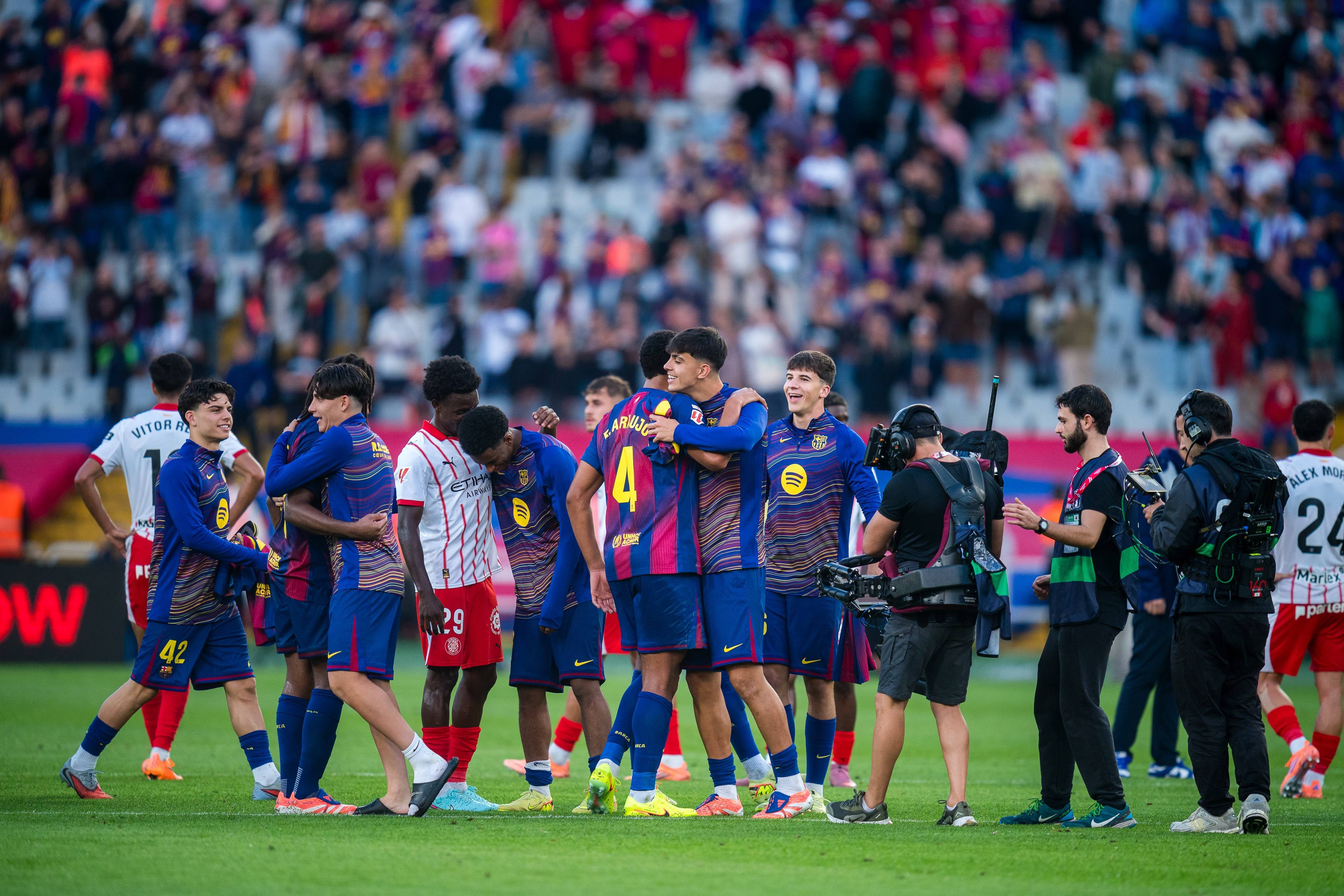 （体育）足球——西甲：巴塞罗那胜赫罗纳